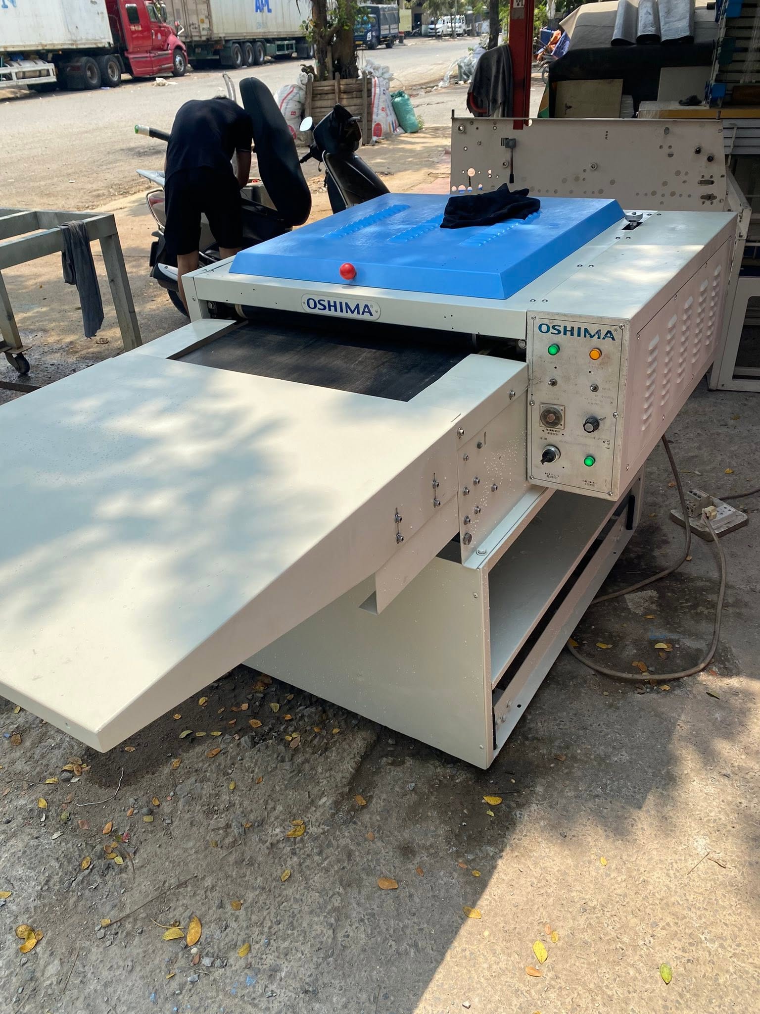 Bàn Giao Máy Ép Keo Công Nghiệp Cho Thuê Tại Hồ Chí Minh Cho Khách Hàng